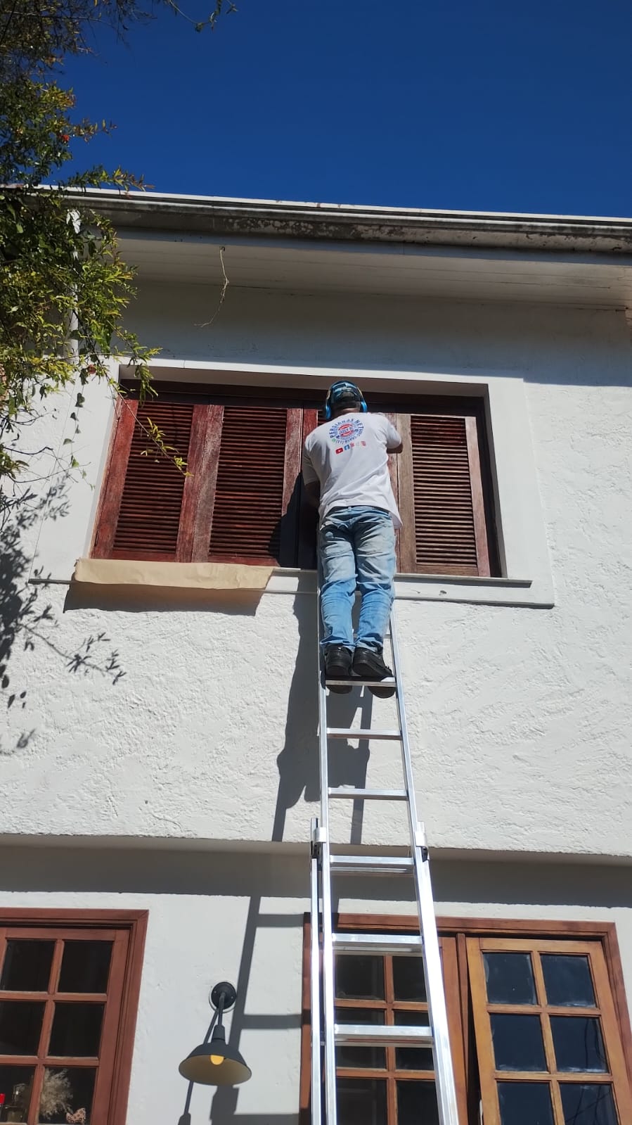 Restauração de veneziana externa